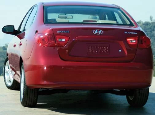 2007-Hyundai-Elantra-rear.webp
