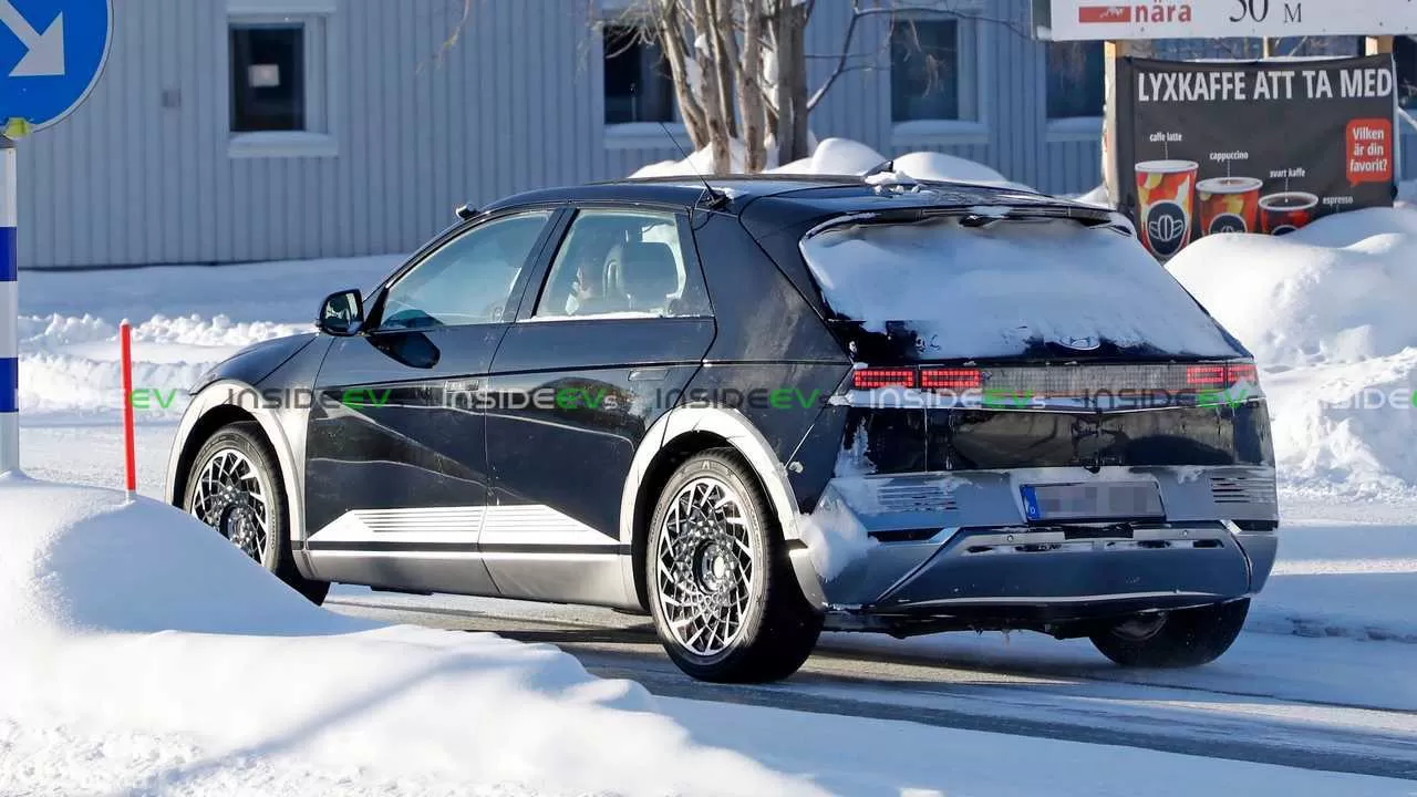 hyundai-ioniq-5-spied-without-camouflage.webp
