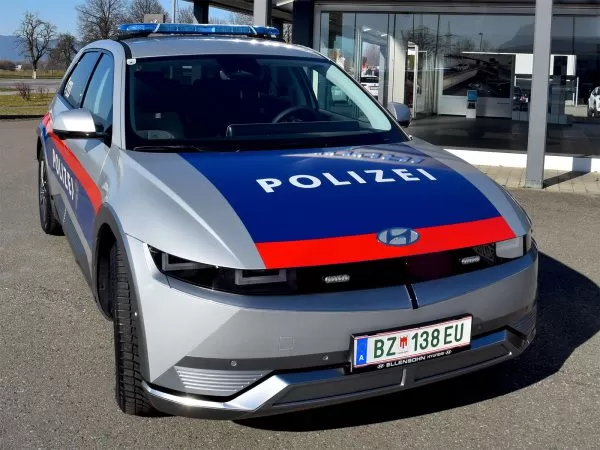 IONIQ_Polizei_01-600x450.webp