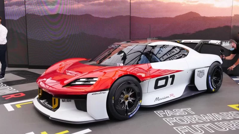 live-photos-of-porsche-mission-r-from-iaa-2021.webp