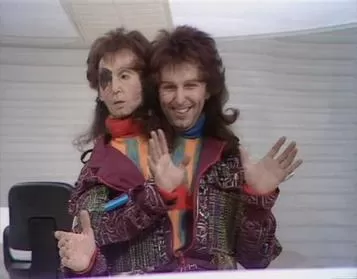 Mark_Wing-Davey_as_Zaphod_Beeblebrox.webp