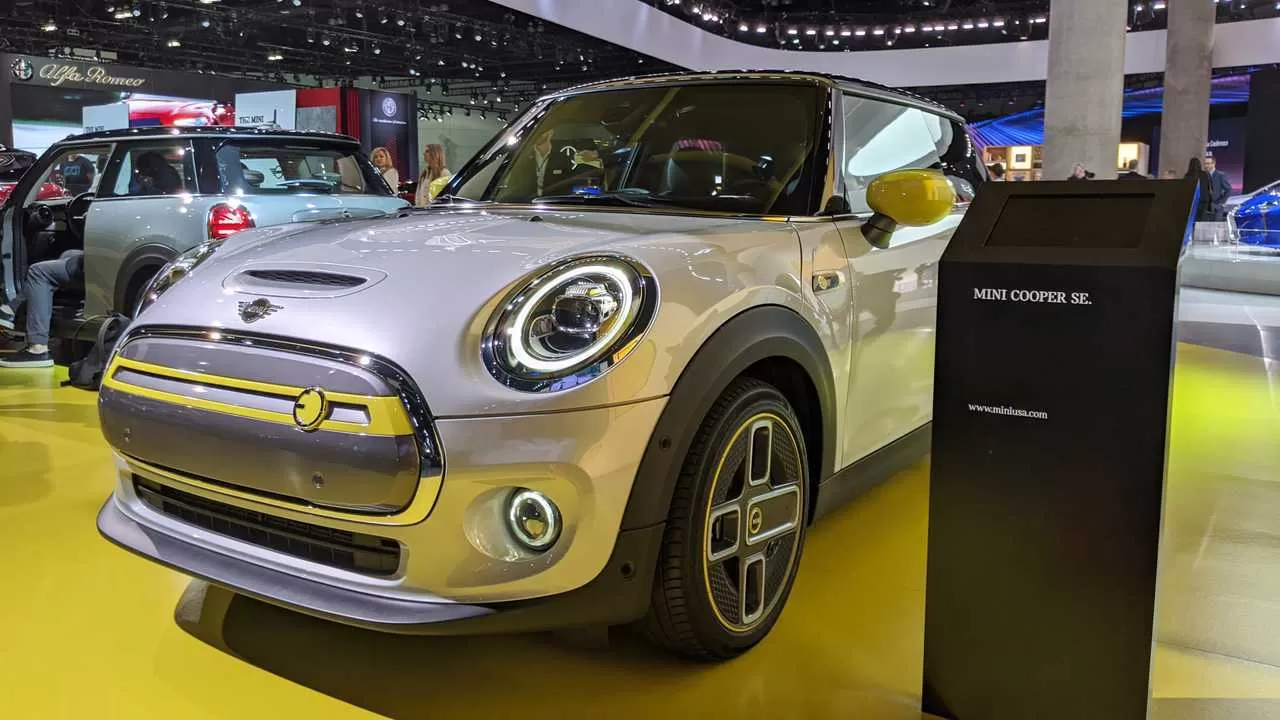 mini-cooper-se.webp