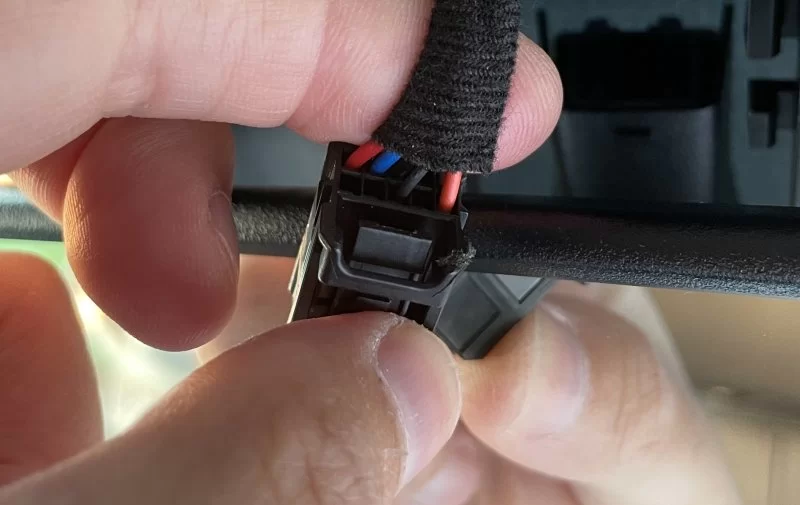 mirror_cable_02.webp