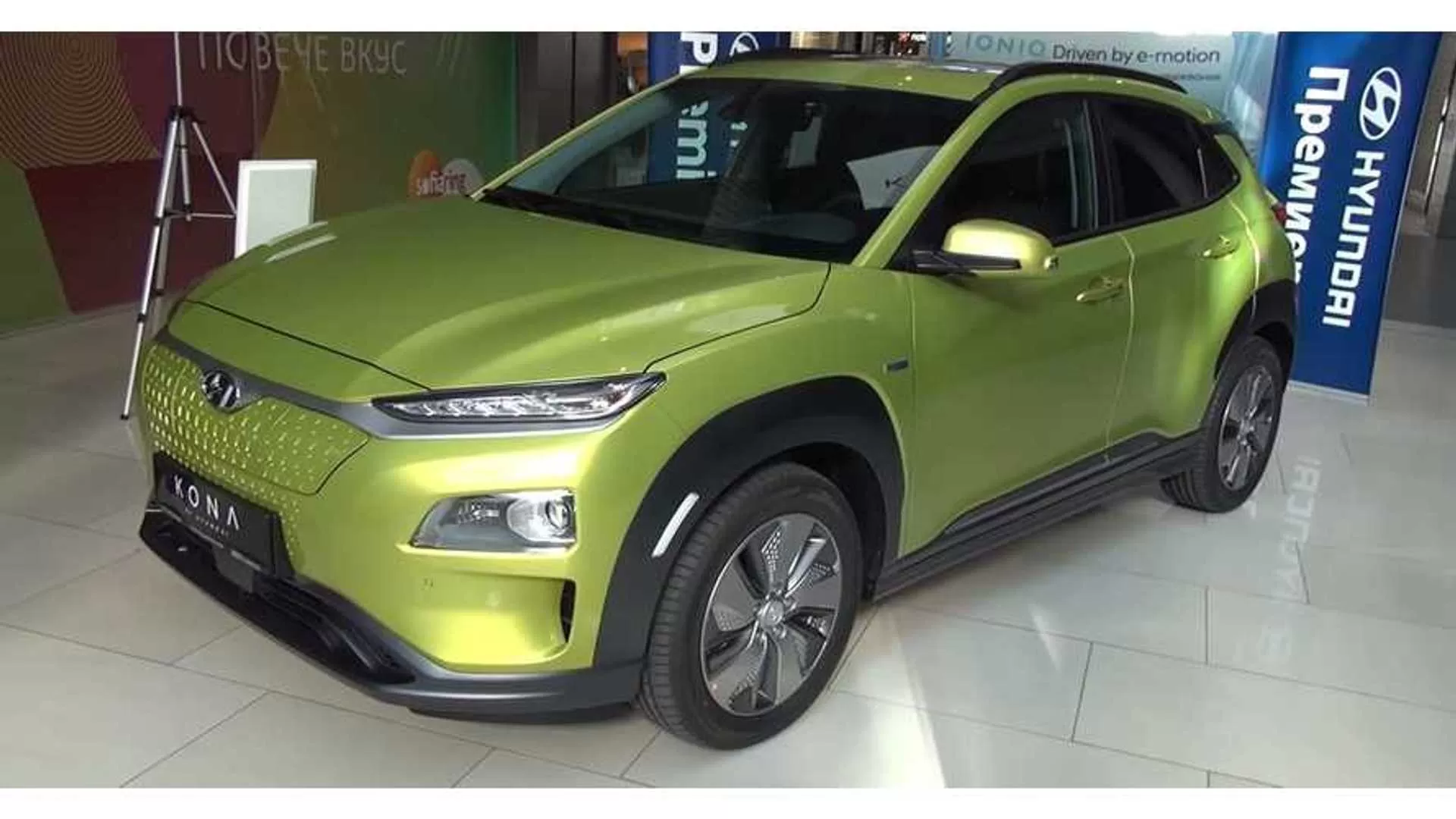 see-hyundai-kona-electric-in-acid-yellow.webp