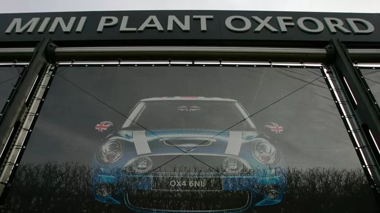 skynews-bmw-mini-plant_6046118.webp