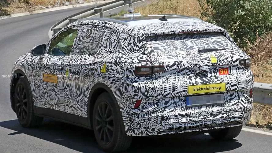 volkswagen-i-d-crozz-spy-photo.webp