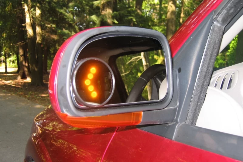 wide-angle-signal-mirrors.webp