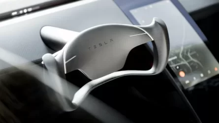 Roadster_Steering_Wheel.webp