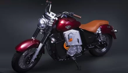 um-renegade-thor-auto-expo-18.webp