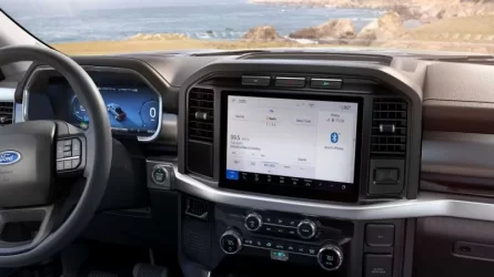 ford-f-150-lightning-pro-interior screen.webp ford-f-150-lightning-pro-interior screen.webp