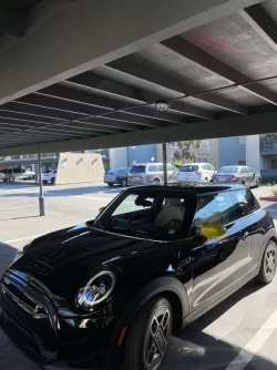 2022 MINI SE .webp