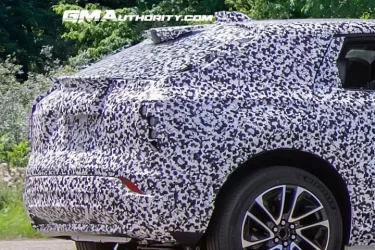 Sub-Lyriq-Cadillac-EV-Crossover-Prototype-Spy-Shots-August-2022-Exterior-010-720x480.jpg Sub-Lyriq-Cadillac-EV-Crossover-Prototype-Spy-Shots-August-2022-Exterior-010-720x480.jpg