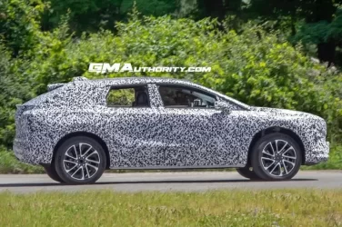 Sub-Lyriq-Cadillac-EV-Crossover-Prototype-Spy-Shots-August-2022-Exterior-007.jpg Sub-Lyriq-Cadillac-EV-Crossover-Prototype-Spy-Shots-August-2022-Exterior-007.jpg