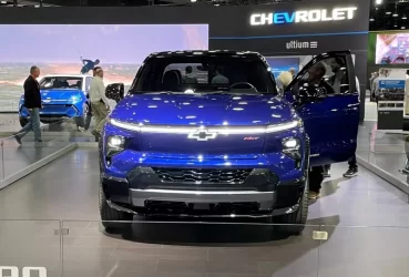 Silverado EV Detroit Public.jpg Silverado EV Detroit Public.jpg