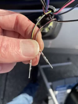 dumbsideclip_pins.webp