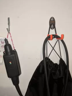 charger_cable_hook.webp