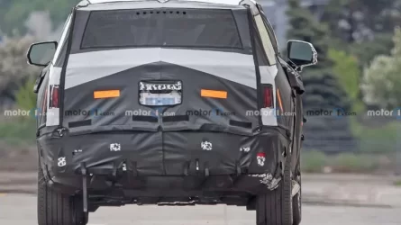 cadillac-escalade-iq-rear-view-spy-photo 2.jpg