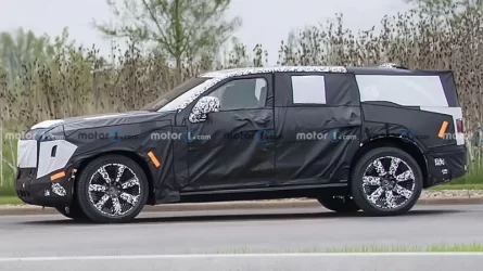 cadillac-escalade-iq-side-view-spy-photo 3.webp