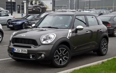 Mini_Cooper_S_ALL4_Countryman_(R60)_–_Frontansicht,_17.webp