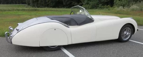 xk120 with skirts, wires.webp