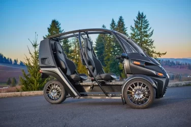 arcimoto-fuv-evergreen-side-2.webp