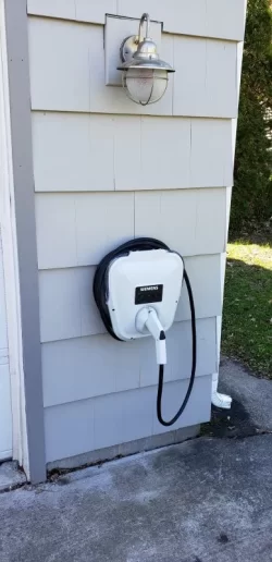Siemens 7-2kW charger.webp