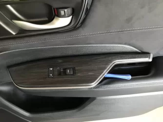 2 Separate Armrest.webp