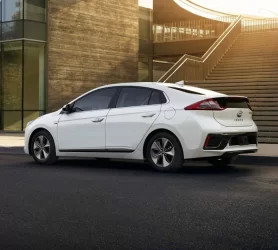 2019-Ioniq-electric-why_mobile_hero_1500x1355.webp