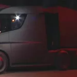 Tesla Semi Dark
