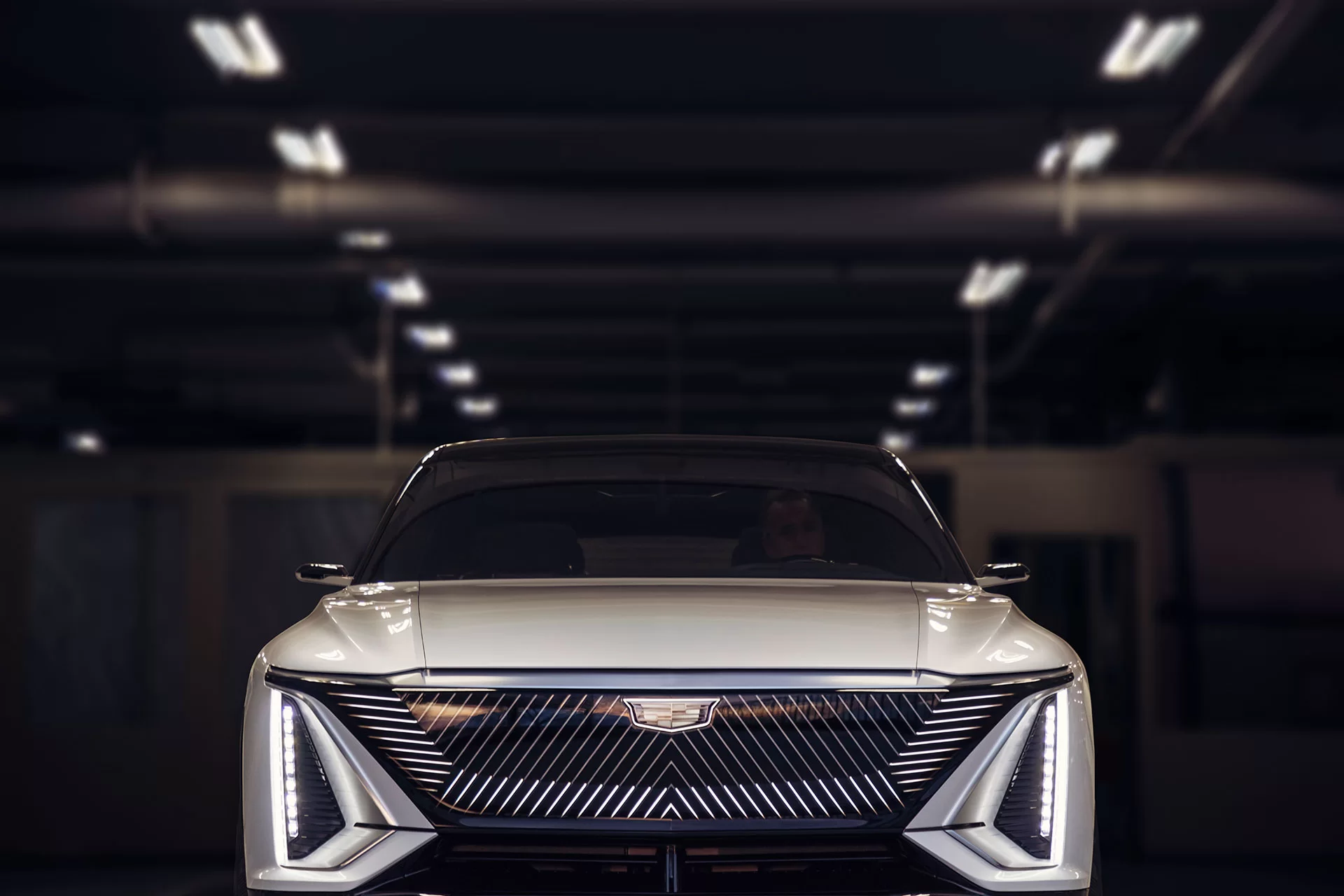 Cadillac-Lyriq-front-lit