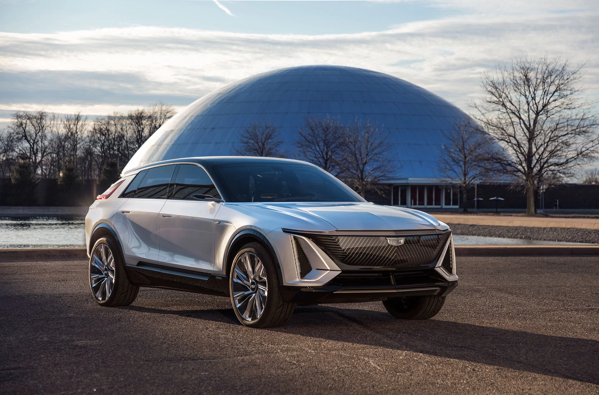 Cadillac-Lyriq-front-three-quarter