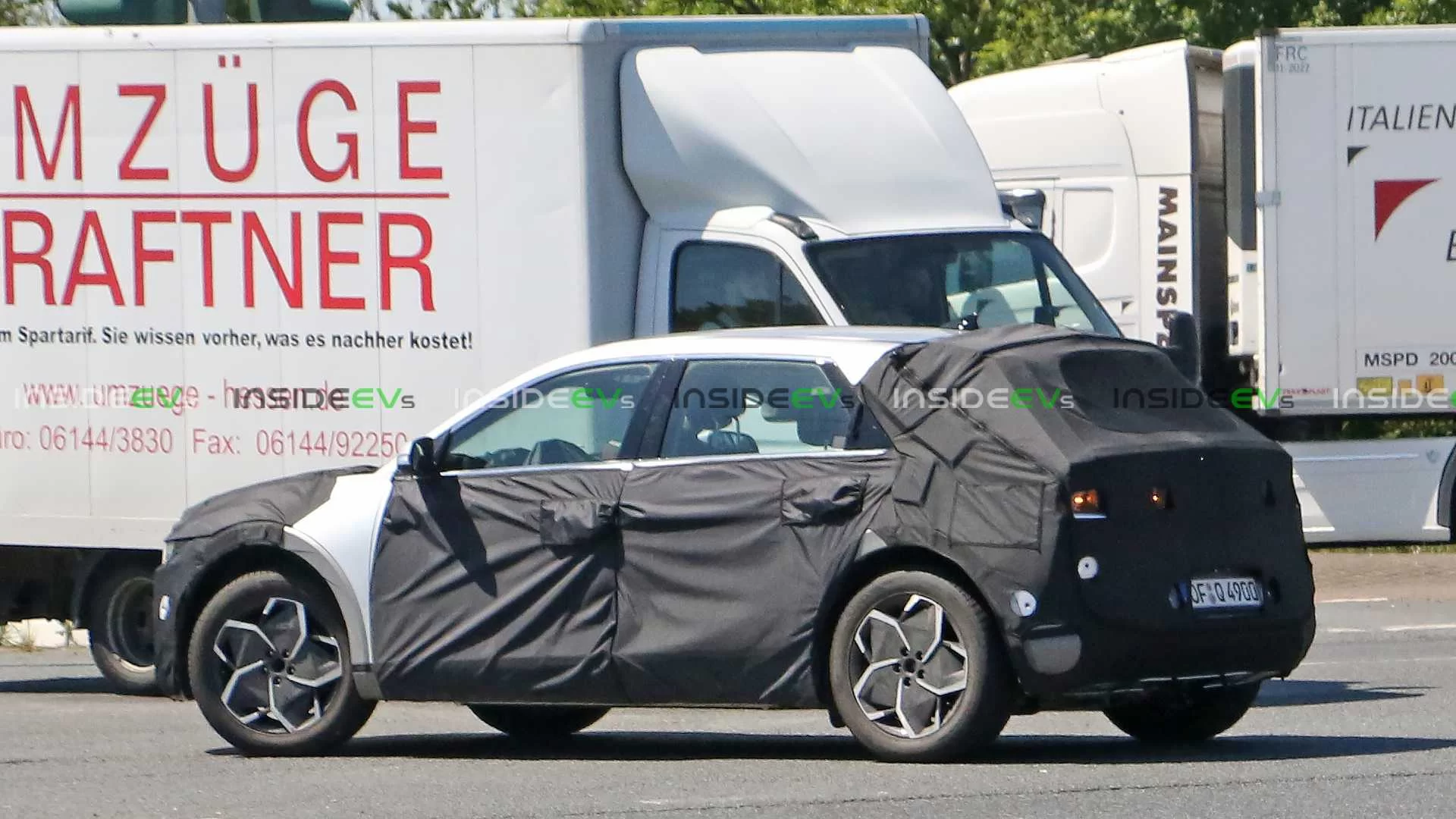 Hyundai-45-electric-crossover (2)