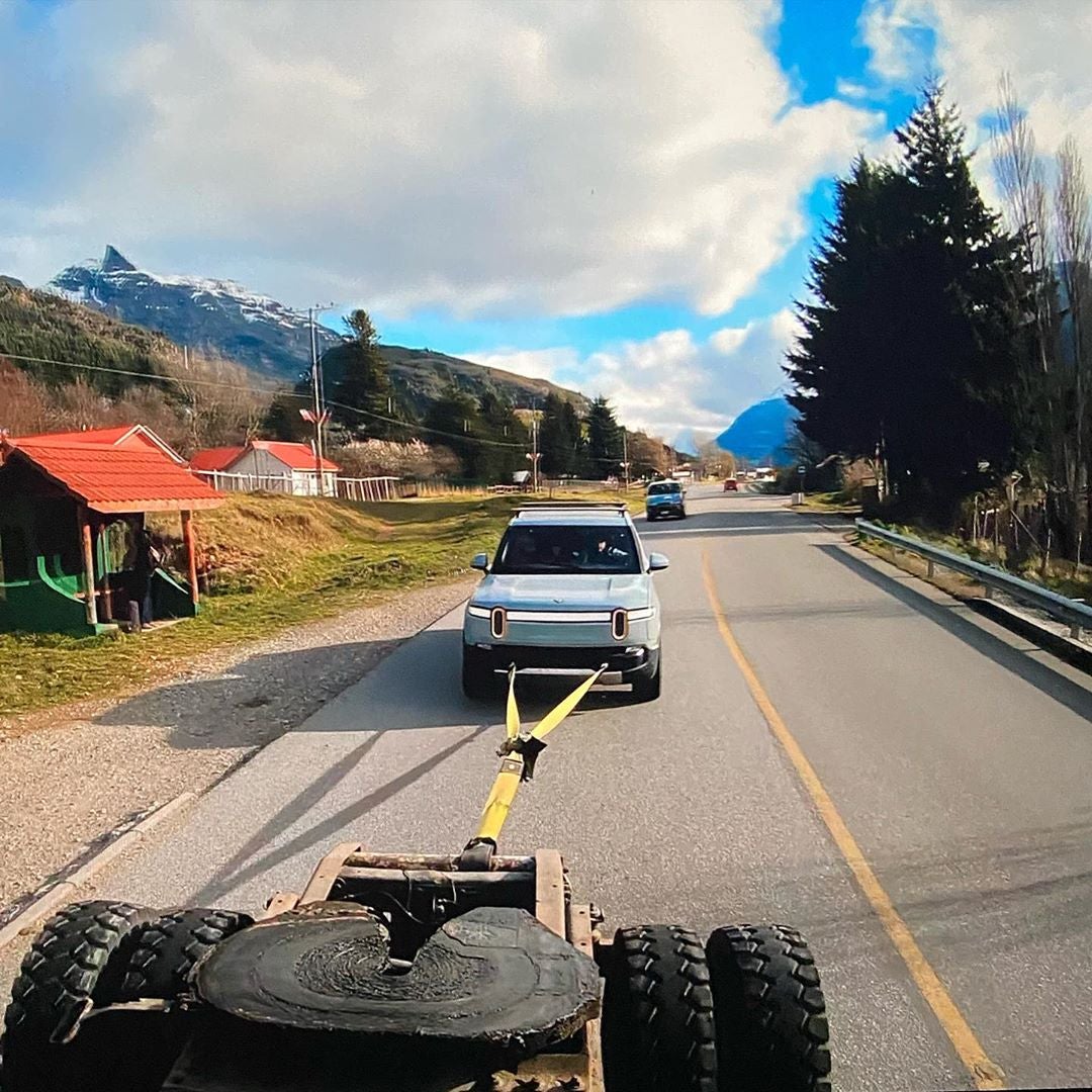 rivian-tow-charging-2-jpg.752