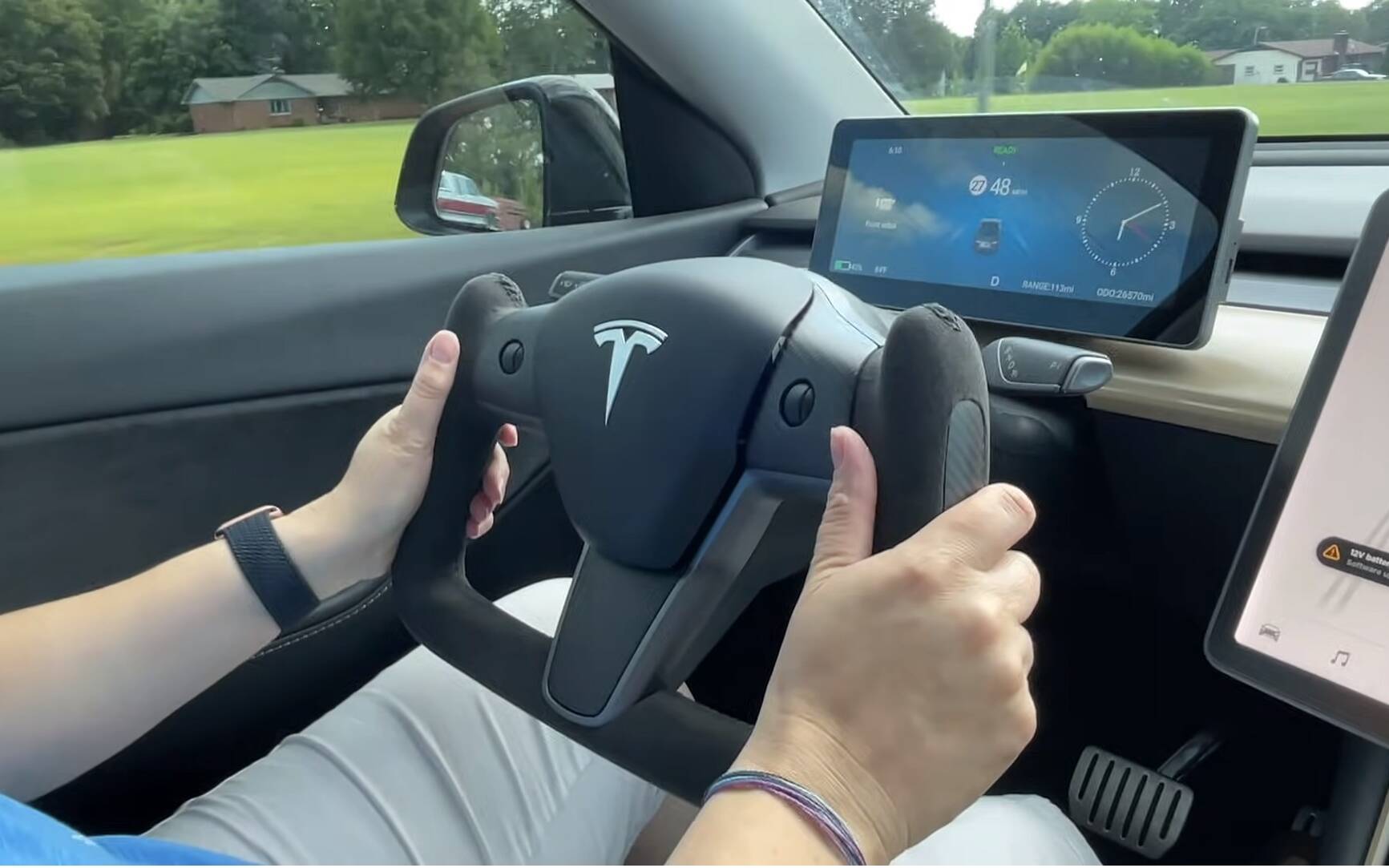 476317-yes-you-can-have-a-yoke-in-your-tesla-model-3-or-y.jpg