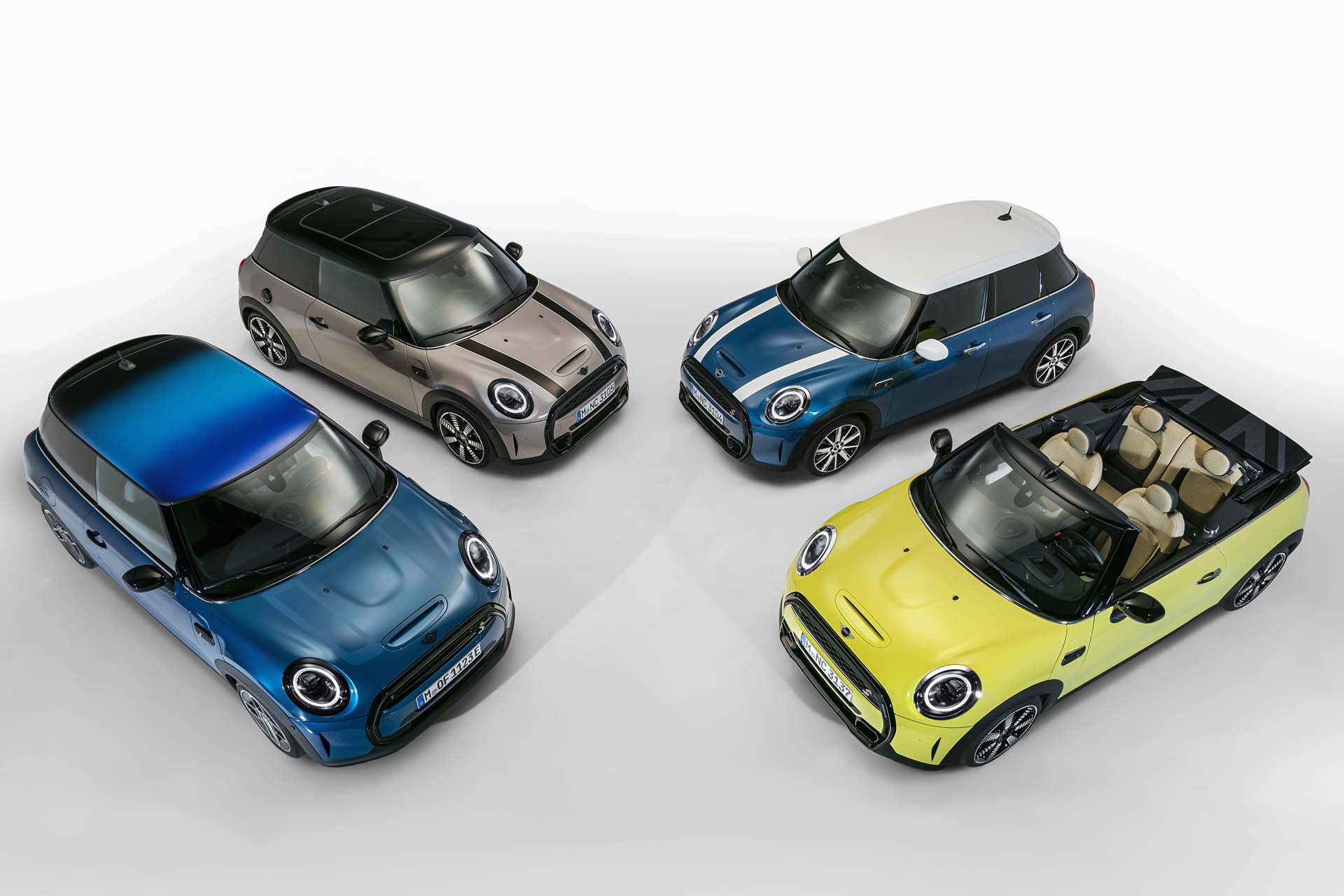 2022-mini-cooper-se_100777555_h.jpg