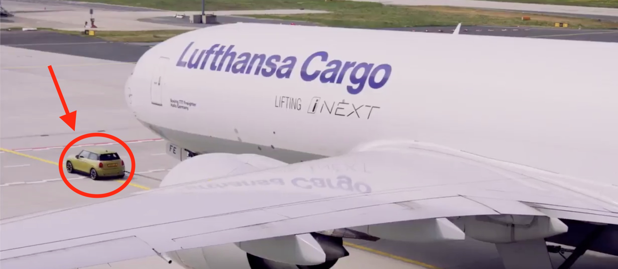 Mini-Electric-towing-plane.jpg