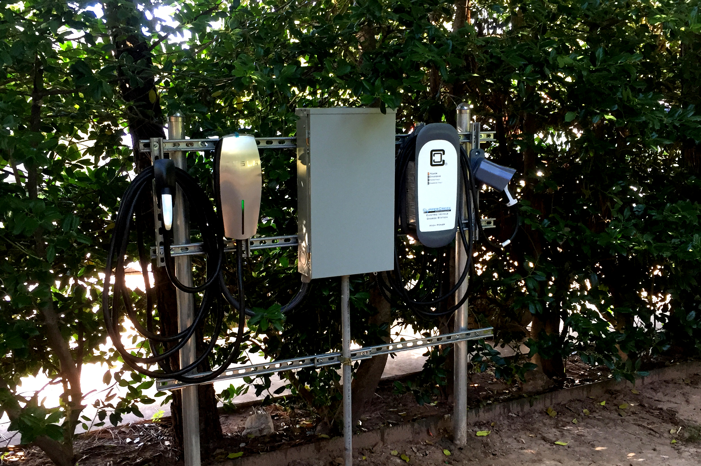 tesla_charger_montford_inn.jpg