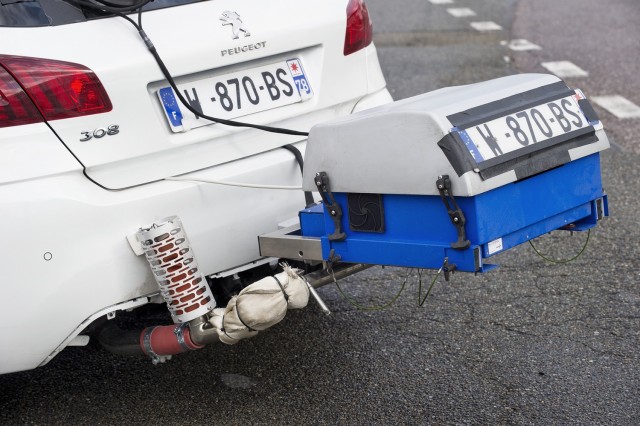 portable-emissions-measurement-systems-pems-on-a-peugeot-308_100557878_m.jpg